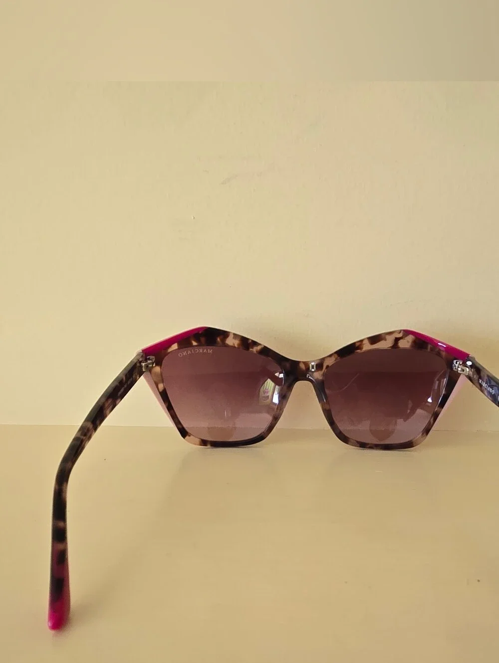 Marciano by GUESS Women's Cat Eye Tortoise Pink Sunglasses 59-18-140
